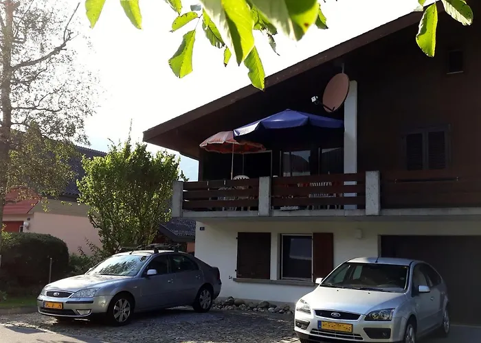 Haus Nussbaumweg 6